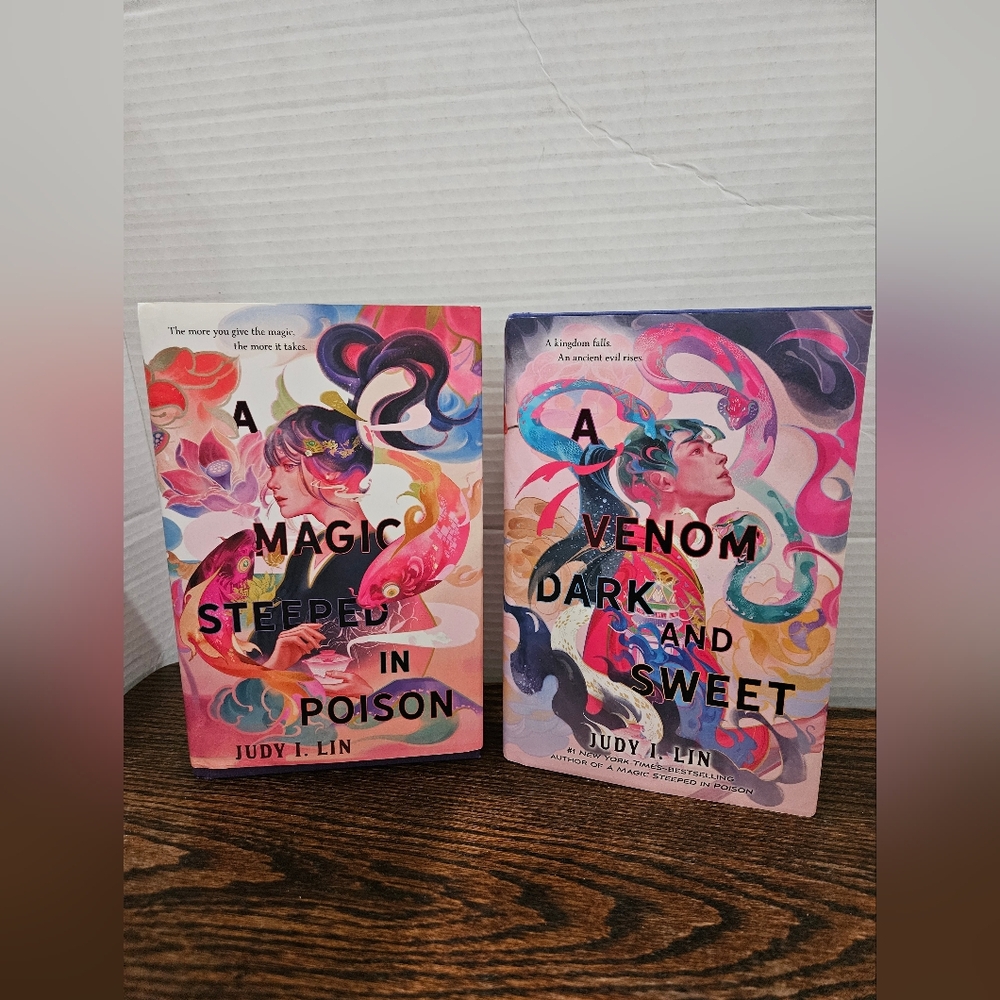 Judy I Lin A Venom Dark and Sweet./ A Magic Steeped In Poison. ( BIN18)